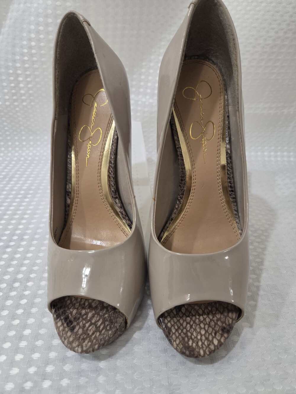 Jessica Simpson Nude Patent Peep Toe Snakeskin Platform Pumps Chic Glam Neutral